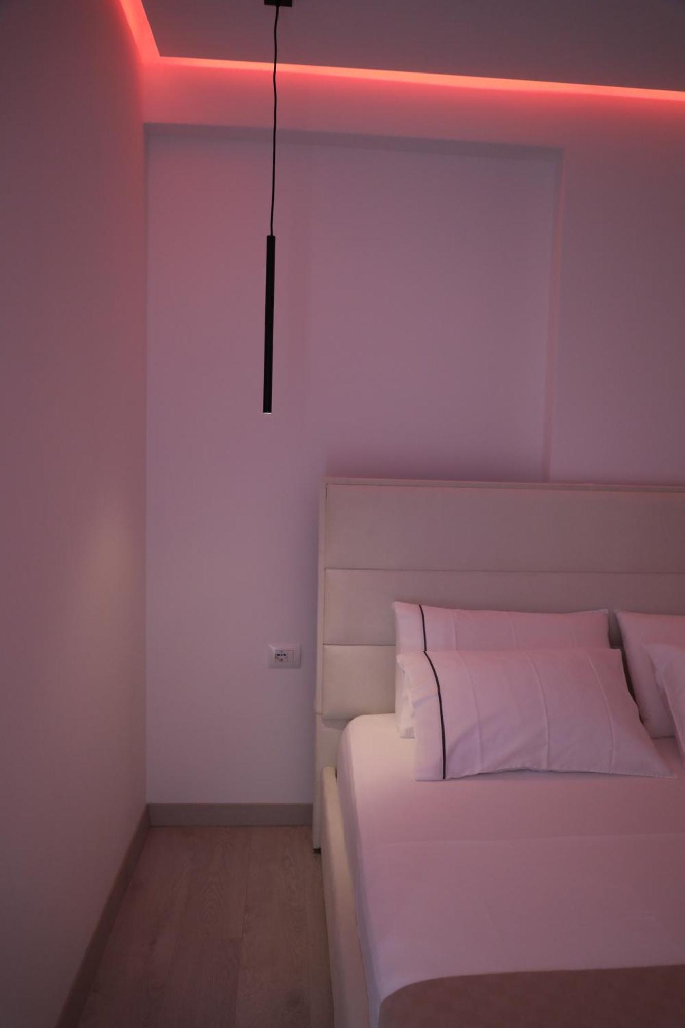 Oli Golden Apartment